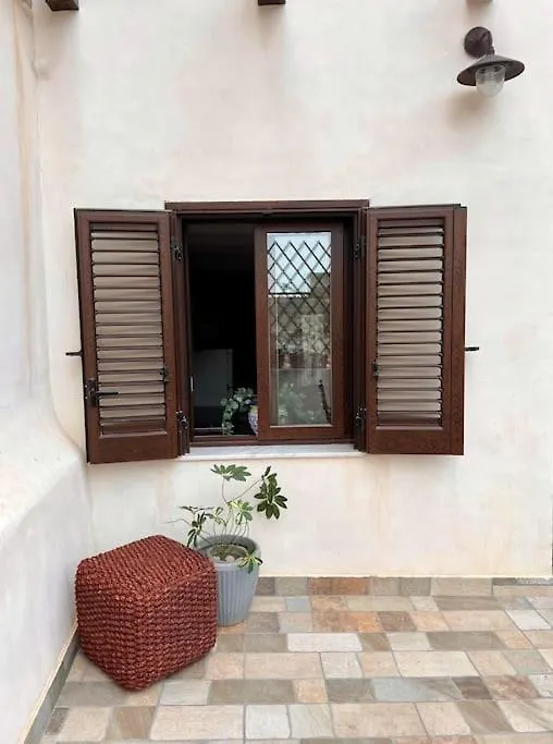 Il Mandorlo Villa Naro 0*,  Italy